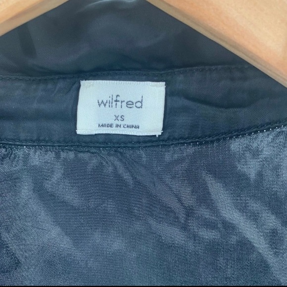 Aritzia Wilfred Silky Collared Blouse Tie Front - Picture 7 of 7